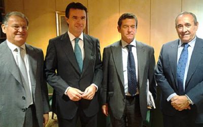 Ayudas de 2.000 euros para la compra de coches ‘limpios’.