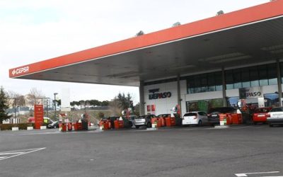 Los precios de la gasolina y el gasóleo marcan nuevo récord tras la subida del IVA.