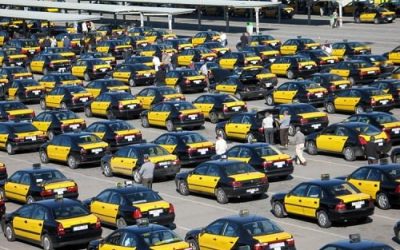 Barcelona trabaja para que en 2020 el 50% de los taxis funcionen con combustibles alternativos