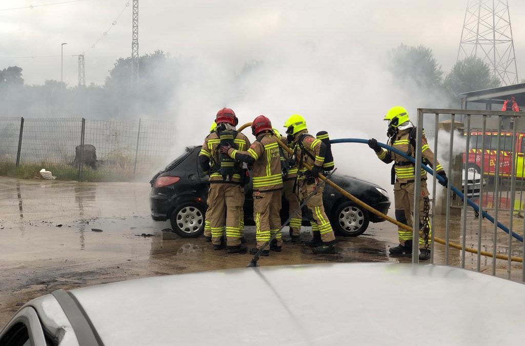 Gasmoción y los bomberos del Ayuntamiento de Valencia realizan pruebas de seguridad en caso de incendio en vehículos GLP