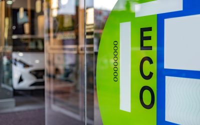 Coches con etiqueta ECO: ventajas frente al resto